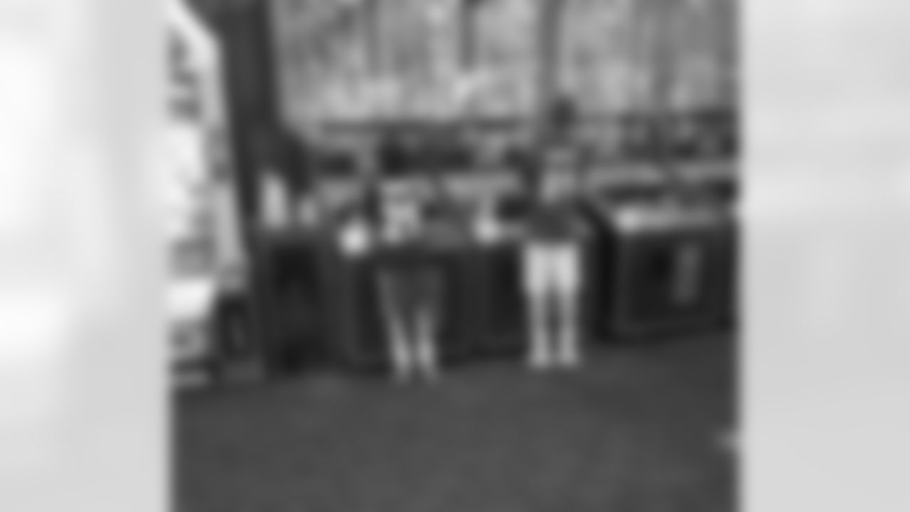 aceandsmitty[Steve Smith Sr.]: So was hanging the other day and saw this....Smitty and @jforsett in real life minus the lack of color but definitely the height is correct. Justin is the Lil guy