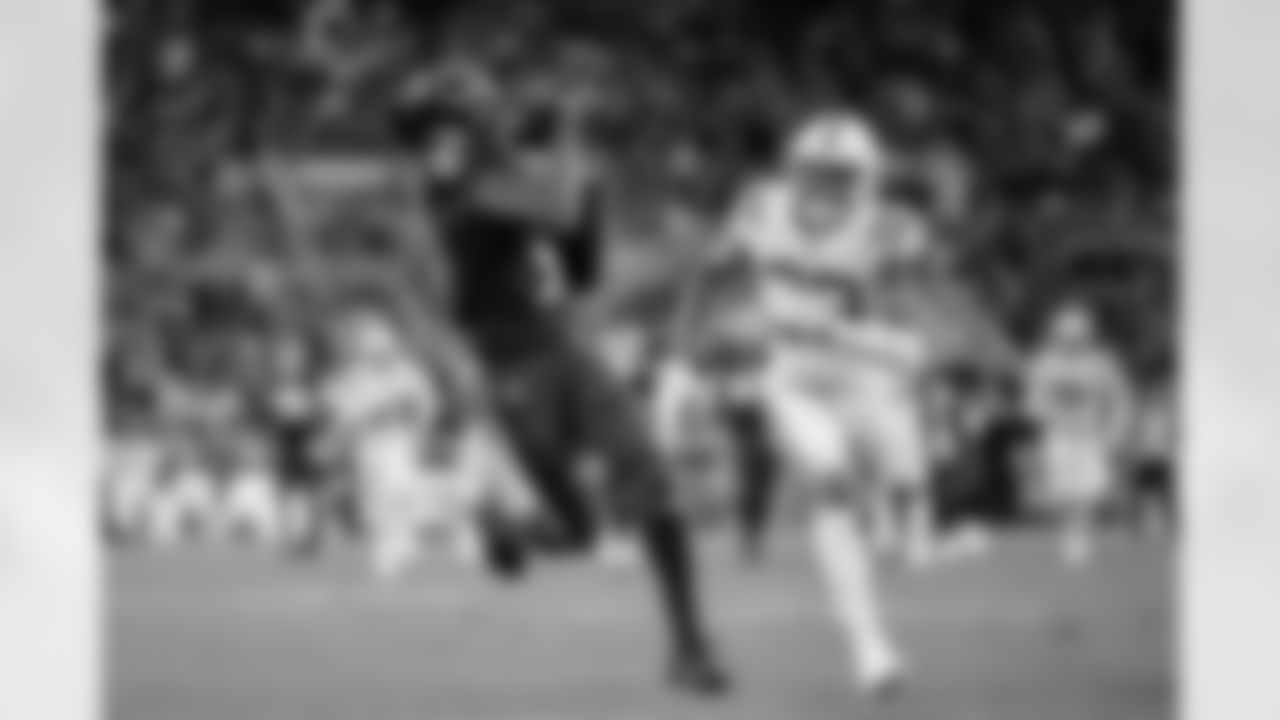 WR Marquise Brown catches a touchdown pass