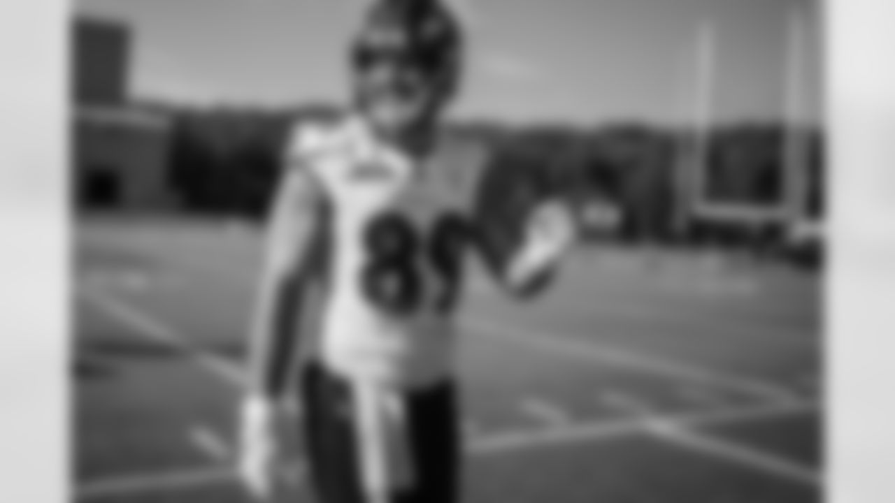 TE Mark Andrews (89) at training camp on August 23, 2021.