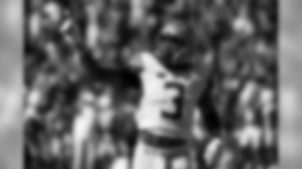 S Derwin James, Florida StateAn athletic freak, James can play all over the field on defense. He has the speed and physicality to support in the run game, get after the quarterback and cover.
(Logan Bowles via AP)