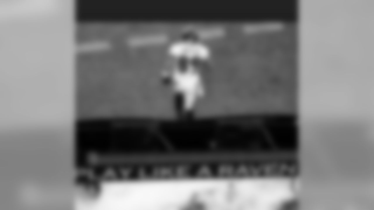 aceandsmitty [Steve Smith Sr.]: #ravennation enjoy this Stress -Free weekend. Thursday nite was loud and Electric!!!!! #agent89 #stevesmithsr