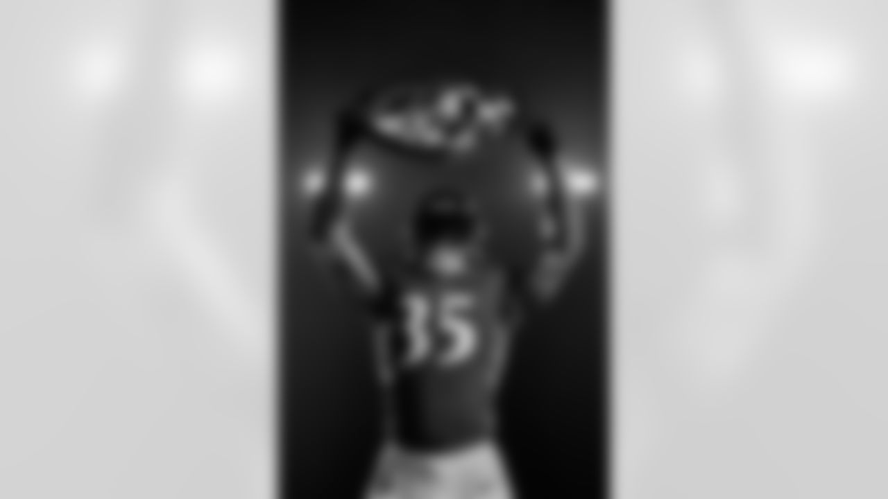 RB Gus Edwards (35)
