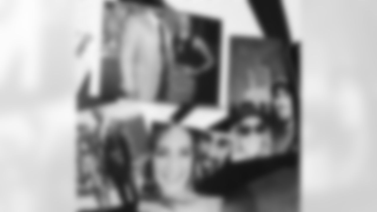 crockettgillmore [Crockett Gillmore]: When your wife is always saying let's take a picture. Reality is she wants a selfie. Or maybe she just wants to cut my head off? The film never lies. @haytrey3 #thetruthshallsetyoufree #wifeyselfie