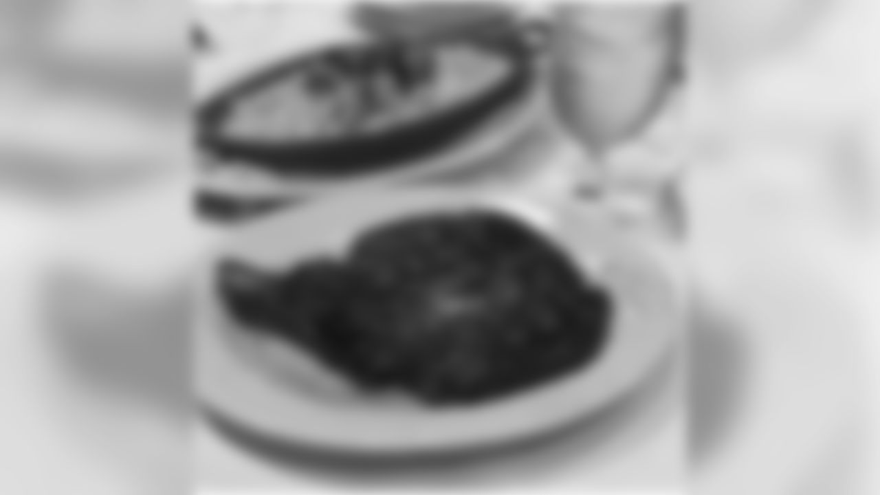 thedon84 [Larry Donnell] Wow! Lol #guesswhere ?? #favoriteplace