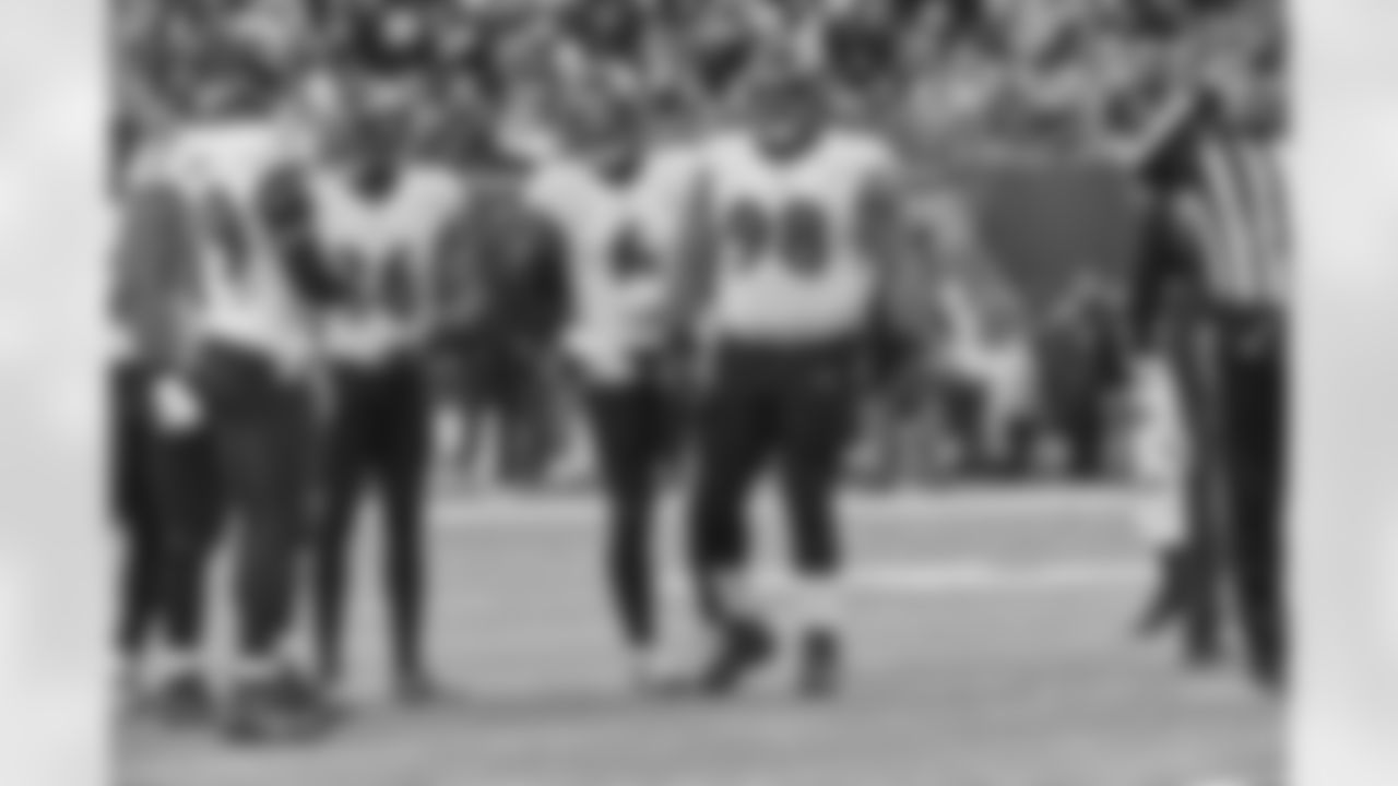 S Chuck Clark (36), ILB Patrick Queen (6) and DT Brandon Williams (98)
Baltimore Ravens at Cincinnati Bengals on Sunday, December 26, 2021 at Paul Brown Stadium