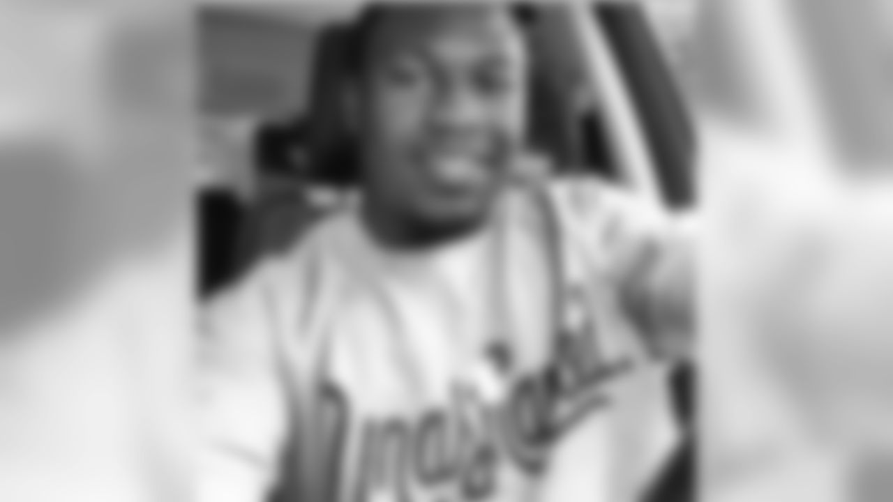 jforsett[Justin Forsett]:S/O to @reachrecords all day everyday #Unashamed #116