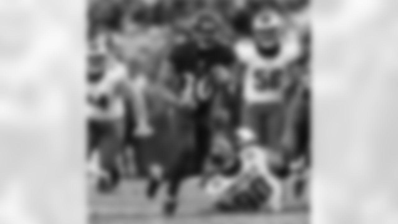 bone28 [Kenneth Dixon]: Commit to stop doing what you are GOOD at an START doing what YOU are GREAT at.. #godspeed #eat30 #thankful