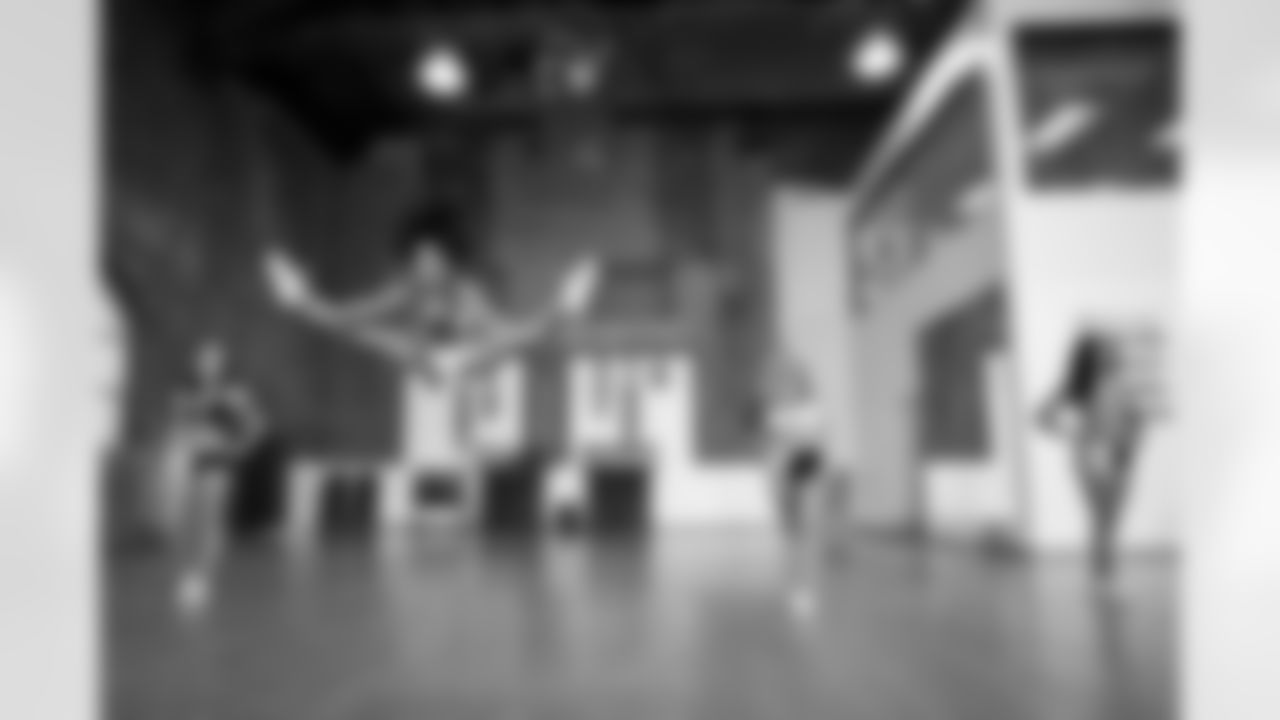 On Sunday, March 4, 2012, 2012 Cheerleader Tryouts continued at the Merritt Athletic Club.