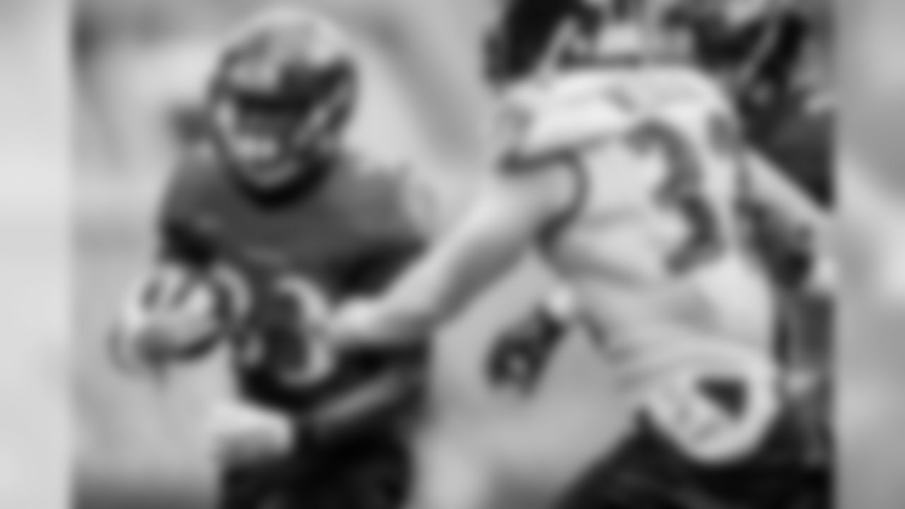 RB Taquan Mizzell