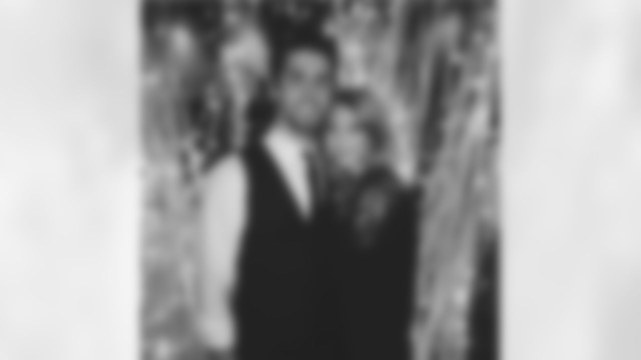 jtuck9 [Justin Tucker]: Great time w/ teammates and all the wives/gfs at @FSBaltimore! #MerryChristmas