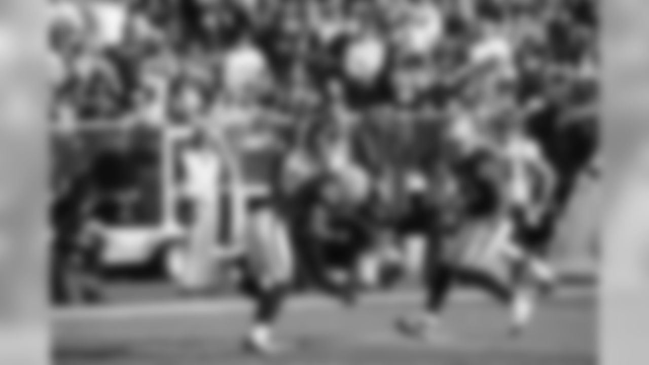 Images from the Ravens' 21-13 road win over the Oakland Raiders on Jan. 3, 2010, which sealed a playoff spot for Baltimore.