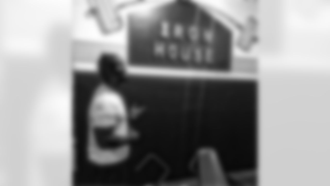 mr.toussaint_[Fitzgerald Toussaint]:World of fitness on the outside. Iron House in the inside. Niles.