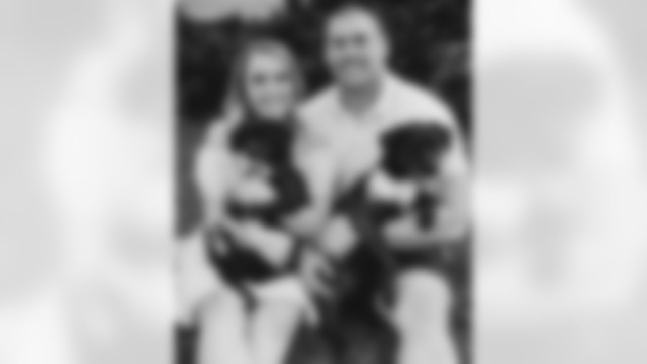 Nick Boyle [nboyle86] Thanks
@duhitsdaniele for some awesome pictures! Only a month away until I marry my love