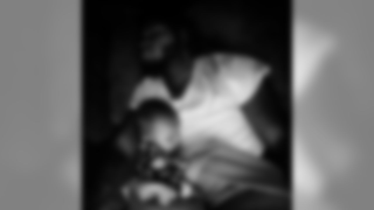 334upshaw41 [Courtney Upshaw]: Knocked out the other night!