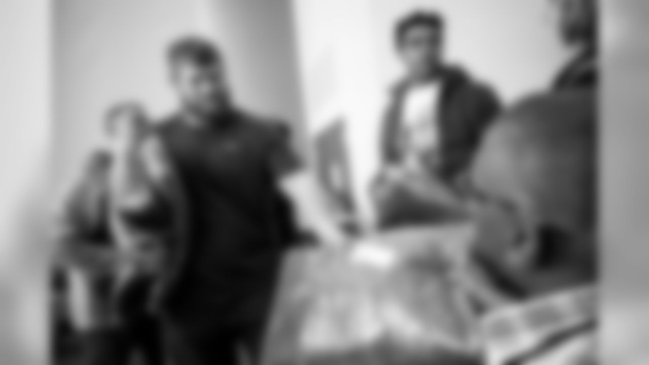 HelpingUpCoats111818sh03