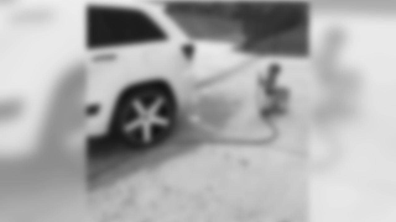 arr2four [Kyle Arrington]: Making himself useful