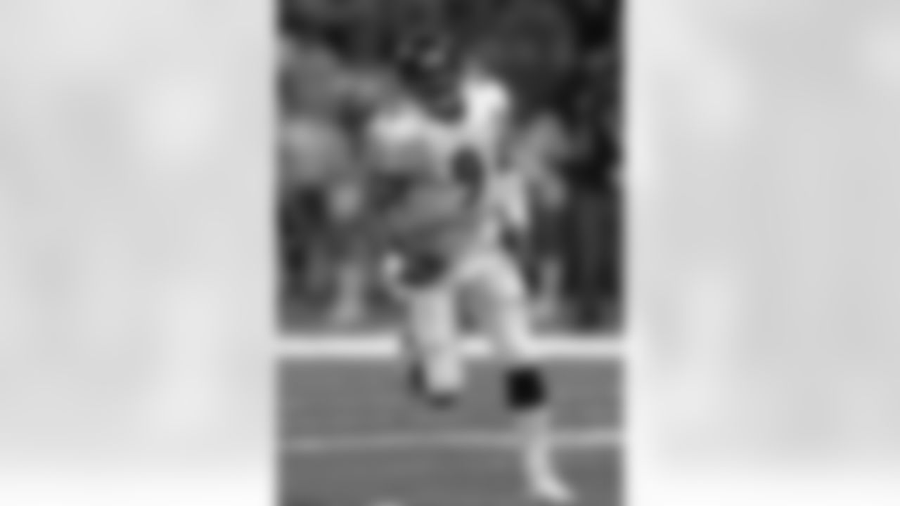 Steve McNair game action from the 2006 season.