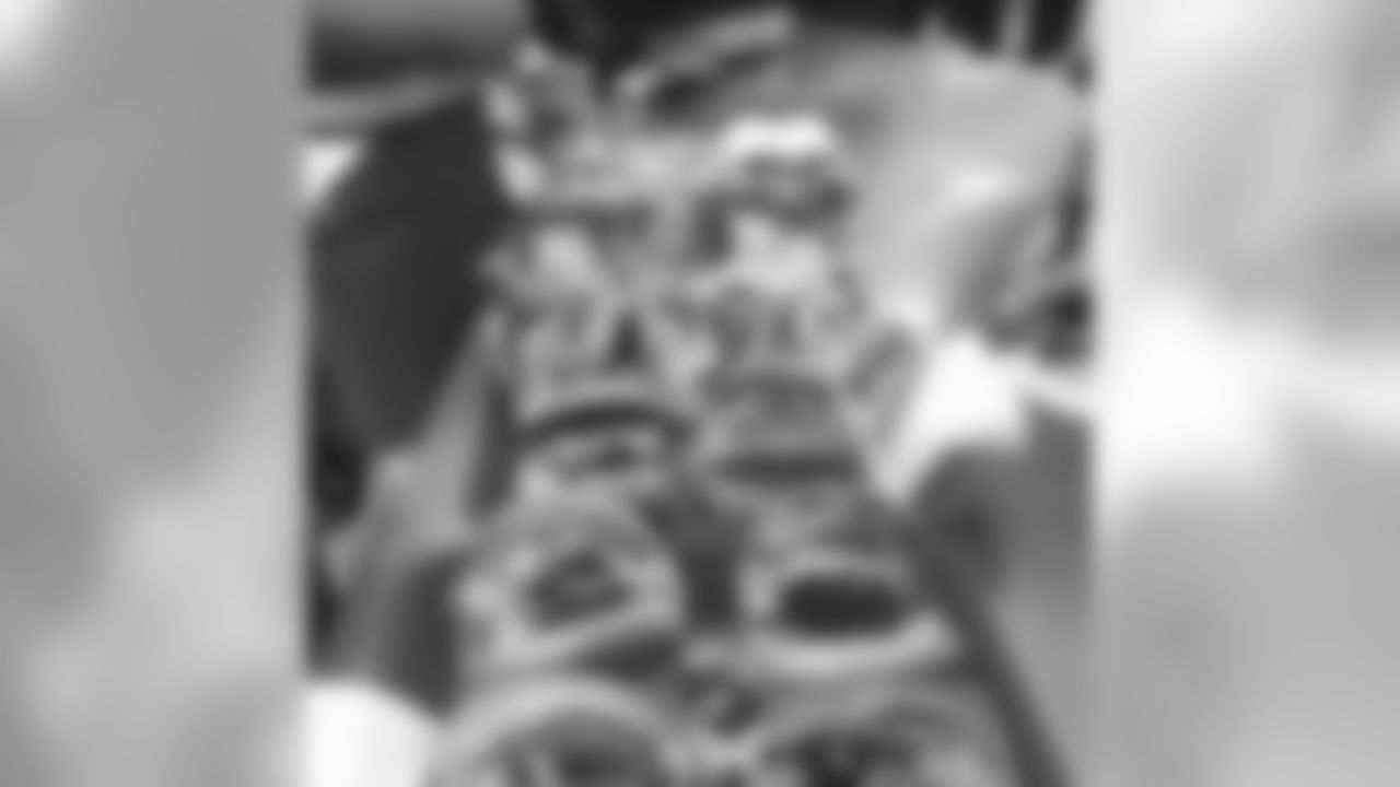 urbanlegend96[Brent Urban]: When the D-line hits In-N-Out #stunt #eatlikearavenbih