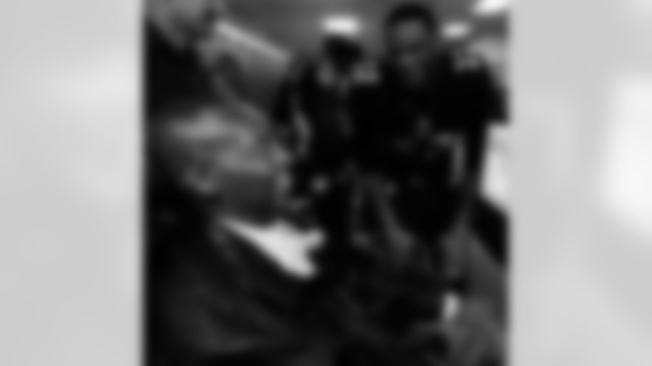 trulybean[Jimmy Smith]: Love this guy.. Had my back since I came to baltimore #OJ