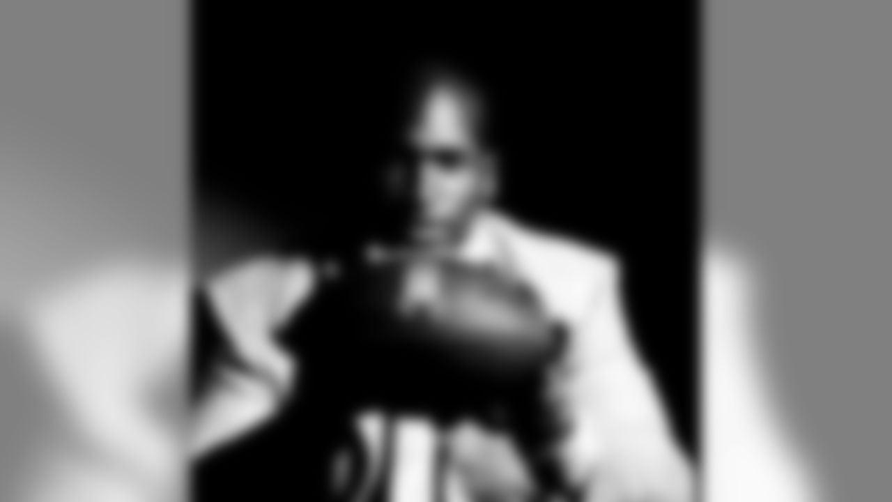 eugenemonroe60[Eugene Monroe]: #wcw #wce #daddydaughter #fatherhood #family #ravens #baltimore #nfl My baby girl is sprouting on up! Learning and growing in all ways everyday. And she's crazy funny!