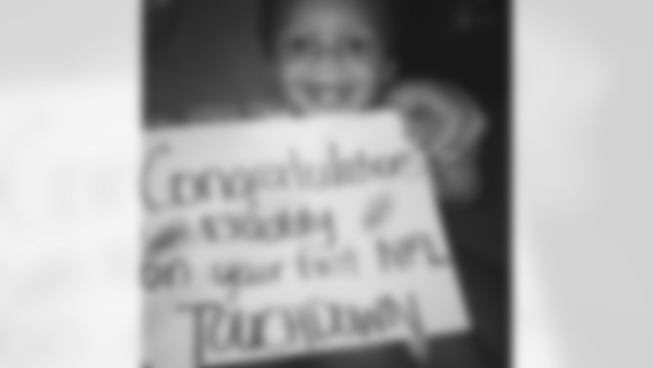 334upshaw41 [Courtney Upshaw]: Yes sir!! Lol can't beat this! #happy #proud #TD #ravennation #teamUpshaw