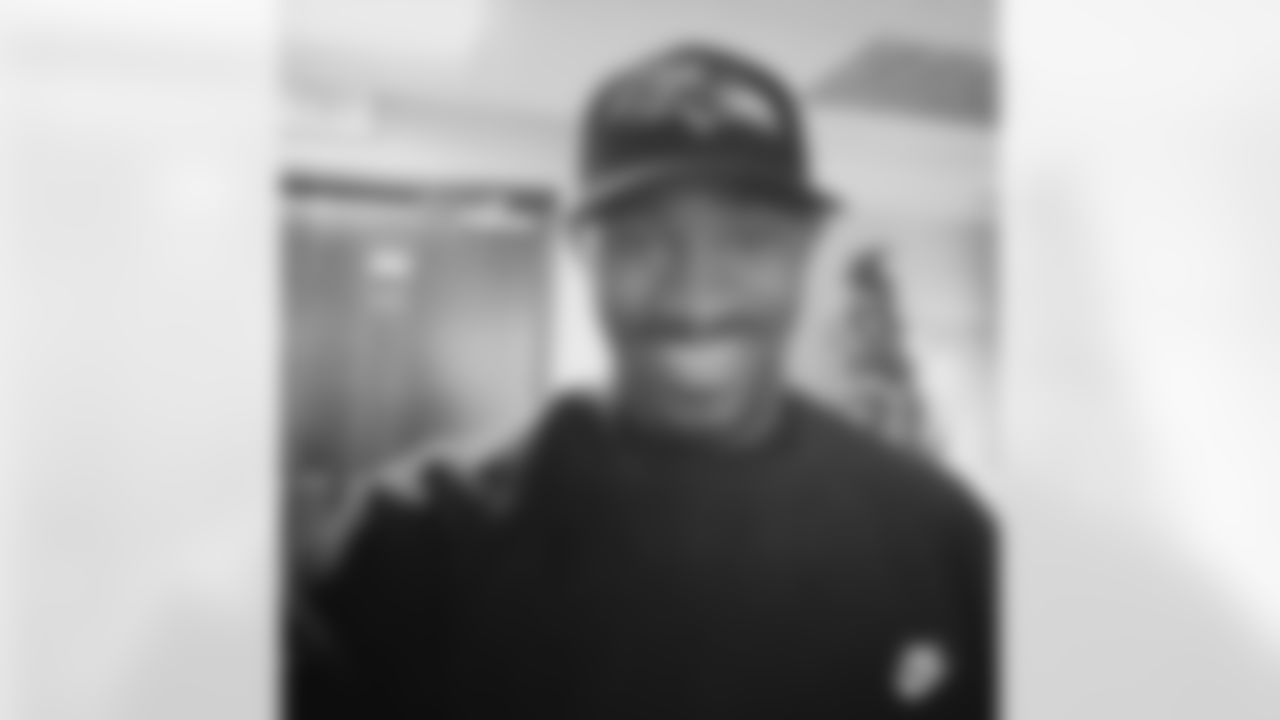 antoinecason[Antoine Cason]:#HappyHolidays everyone! Got a new hat today #Ravens #Baltimore #BaltimoreRavens