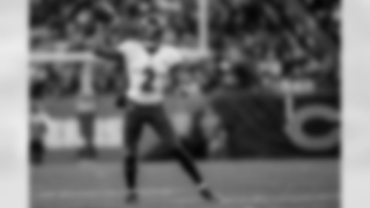 QB Tyler Huntley