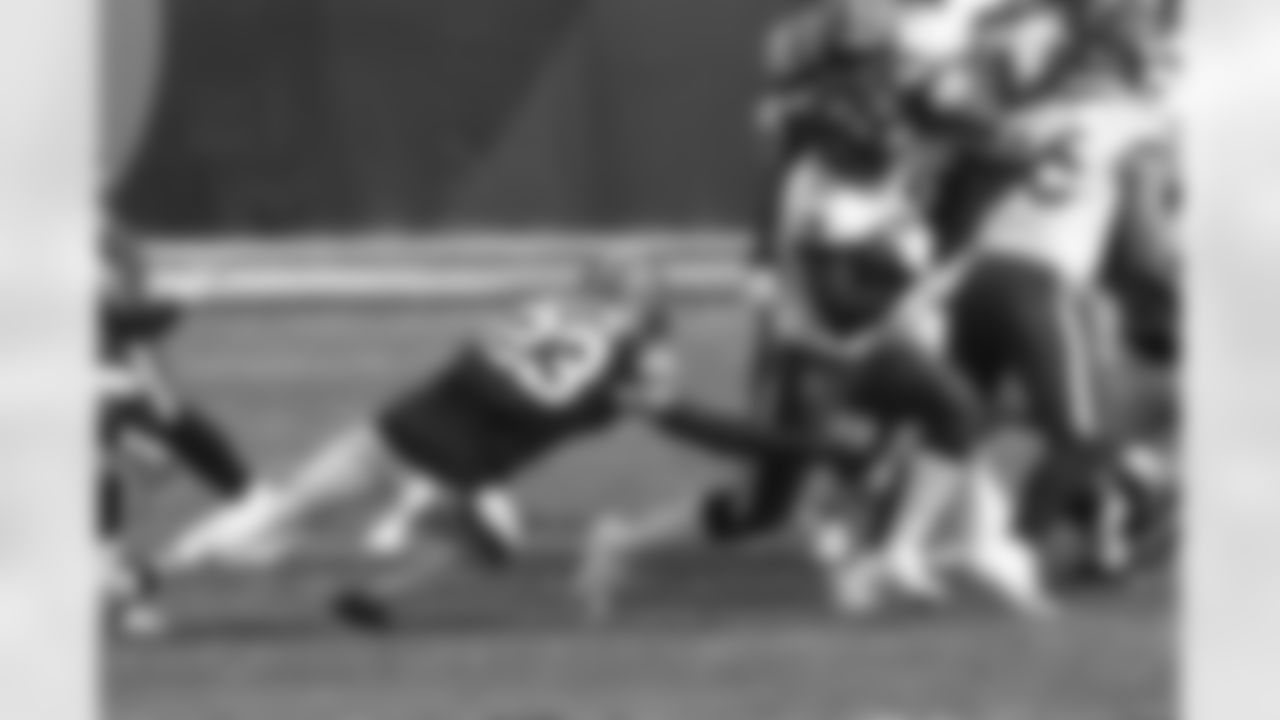 RB Gus Edwards