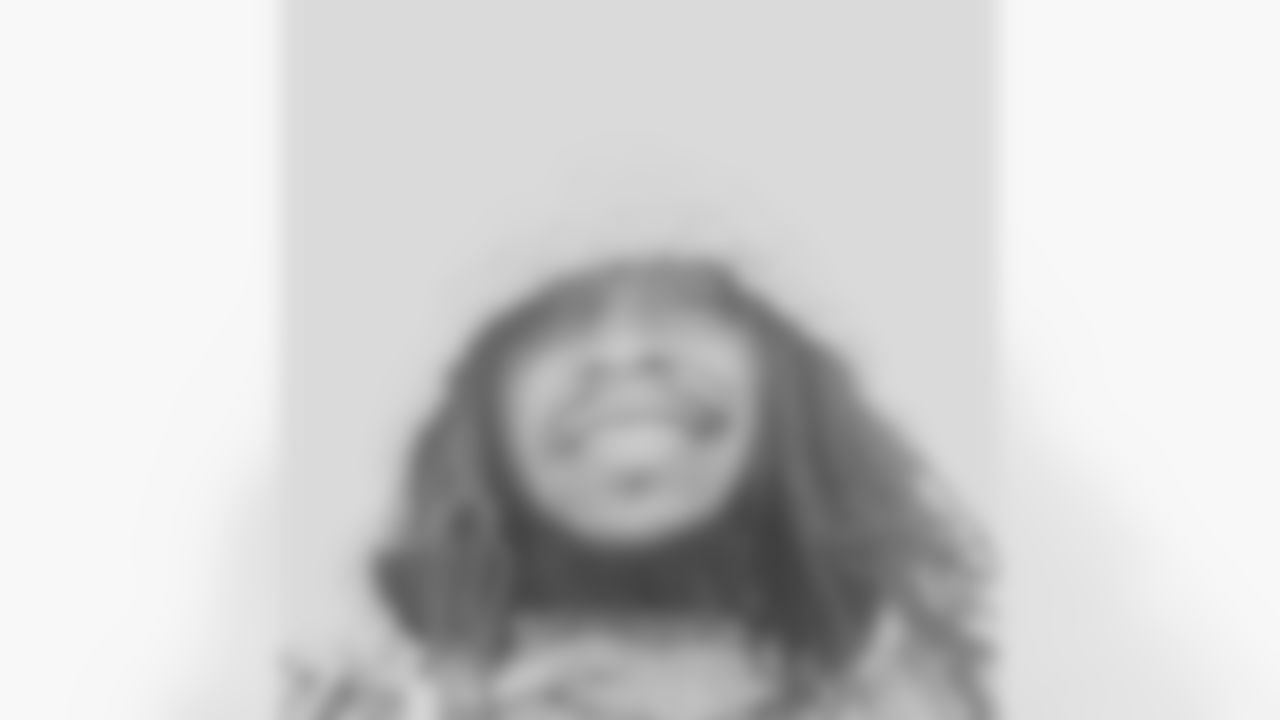 c.upshaw_91[Courtney Upshaw]: Thank you God for allowing me another day! Smile through it all! Good morning!