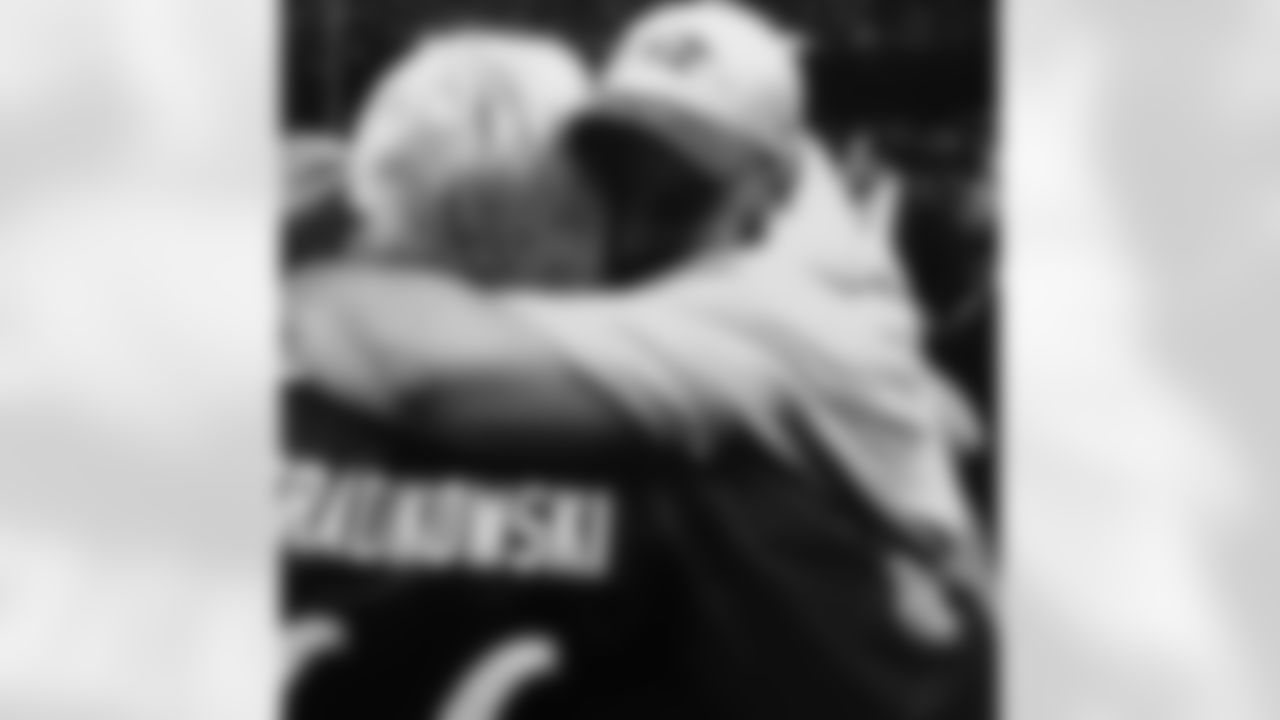 ginograd56 [Gino Gradkowski]: Happy Father's Day to all of the dads out there especially Big Bru! The greatest man I know