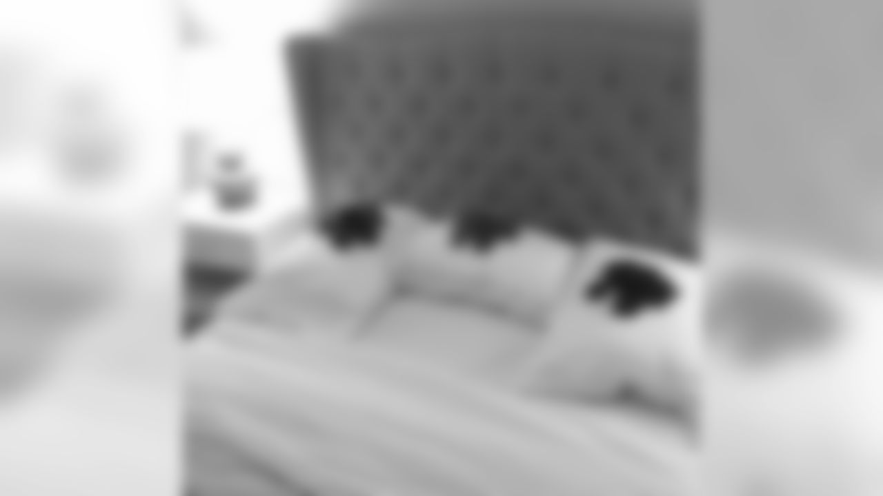 jtuck9[Justin Tucker]: How's this for turndown service?  Got all of Ryann's stuffed crabbies ready for a slumber party at our place haha! @amandalbass @ashbasschap @jchap90