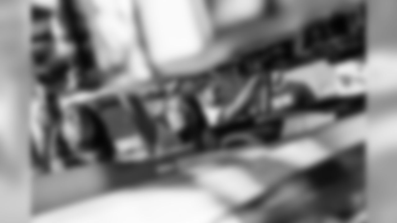 092319HuddleFor100WarehousePreview_0041