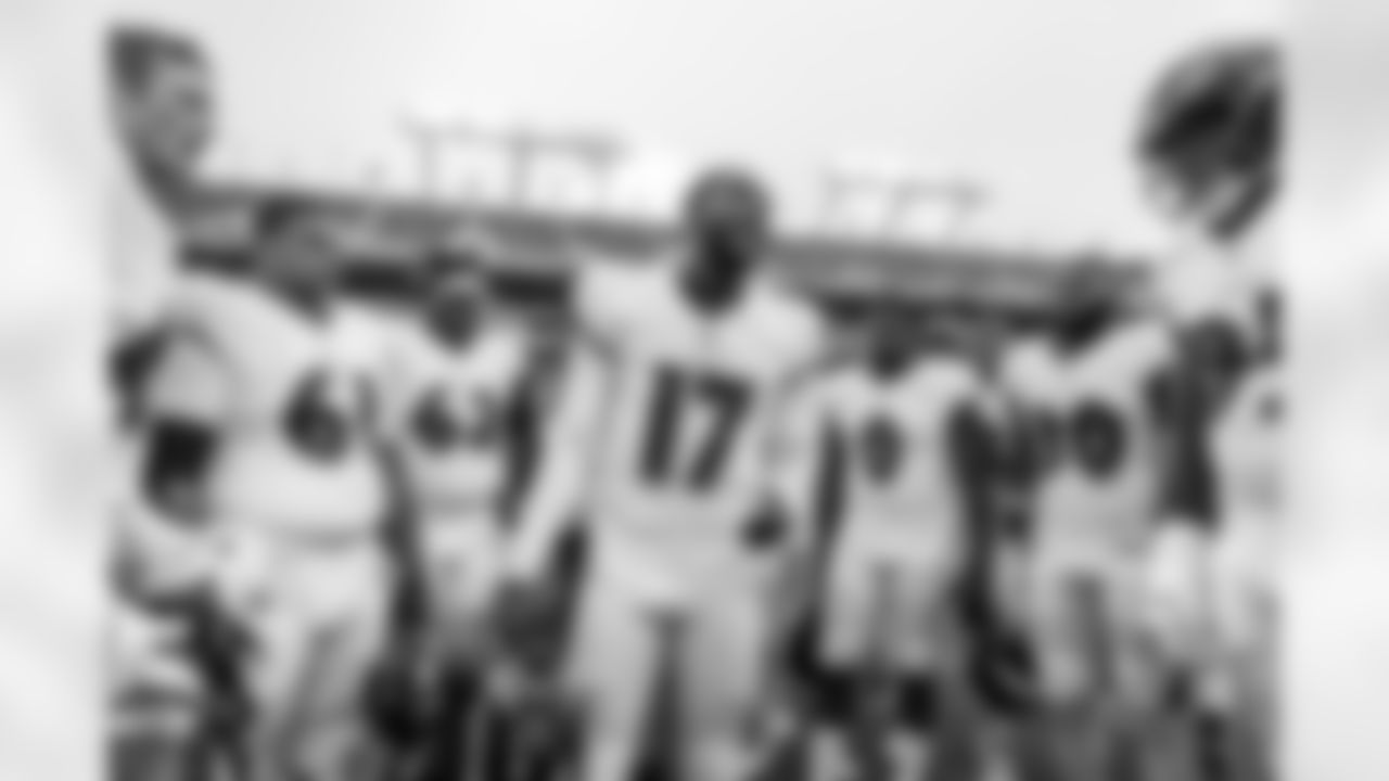 QB Josh Johnson