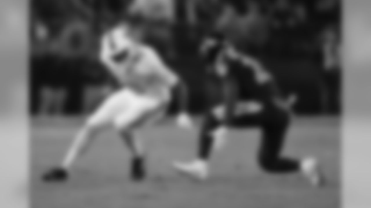 tonyjefferson1 [Tony Jefferson] I'm caught up in the field, These other guys caught up in they feelings.