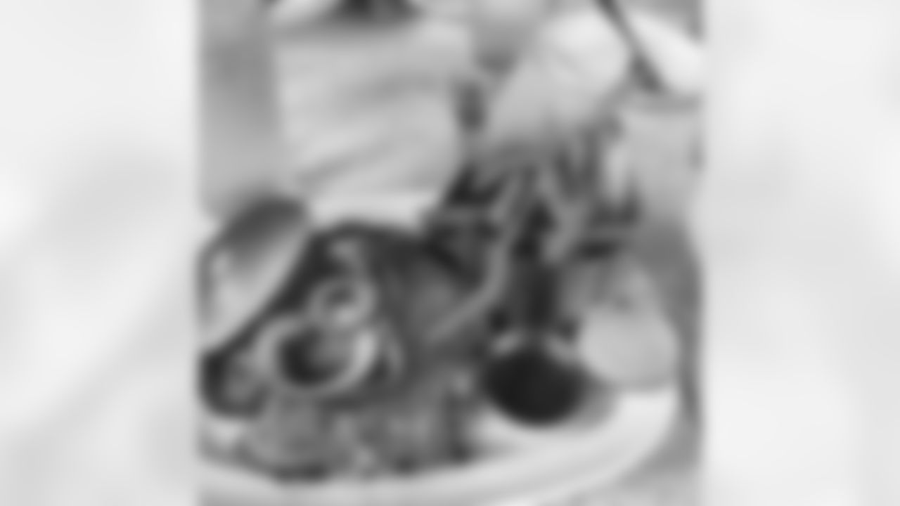 kapronlewis[Kapron Lewis-Moore]: Bison burger