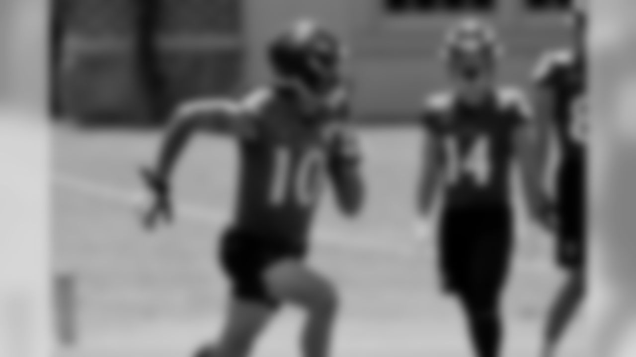 WR Chris Moore