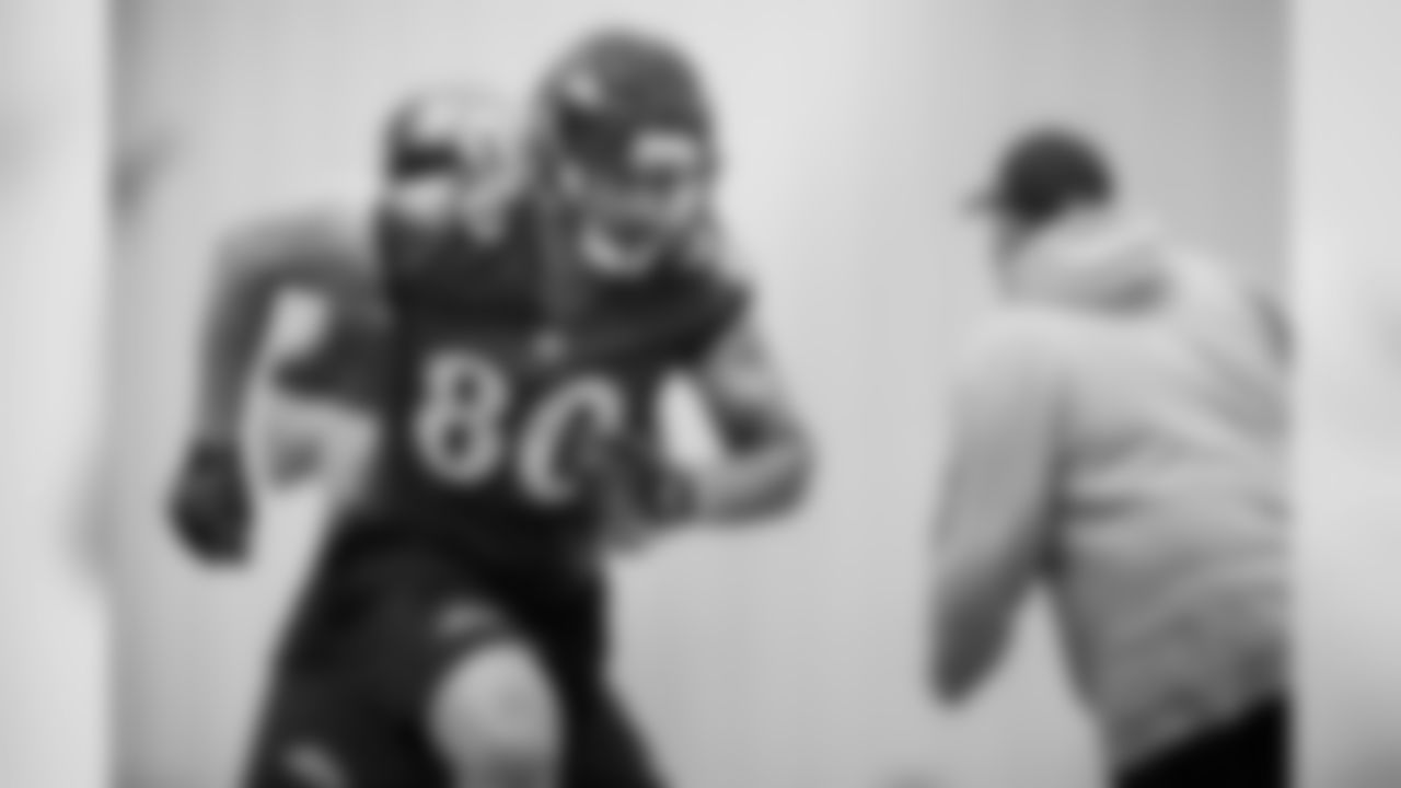 TE Crockett Gillmore
