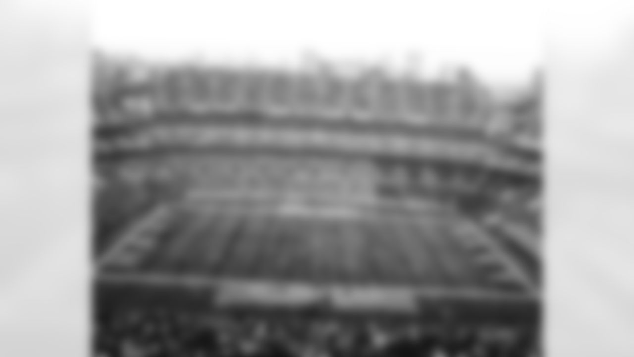 2002: The Marching Ravens performed at the Navy/Notre Dame game at Ravens Stadium.