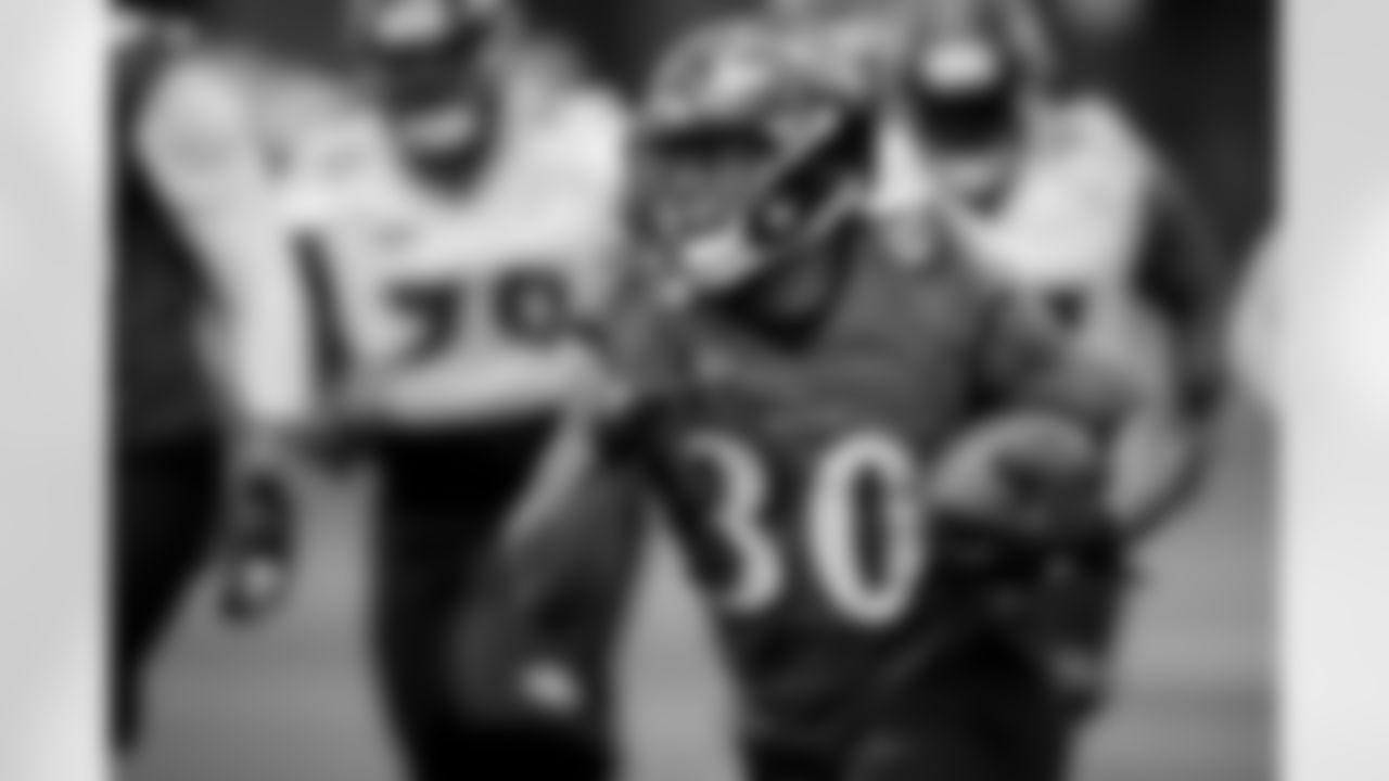 RB Kenneth Dixon