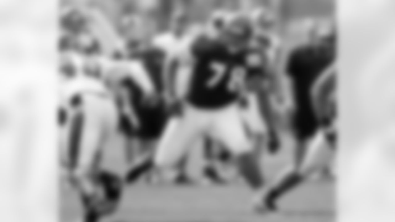 T Ramon Harewood
2010 Draft - Round 6, Pick 194