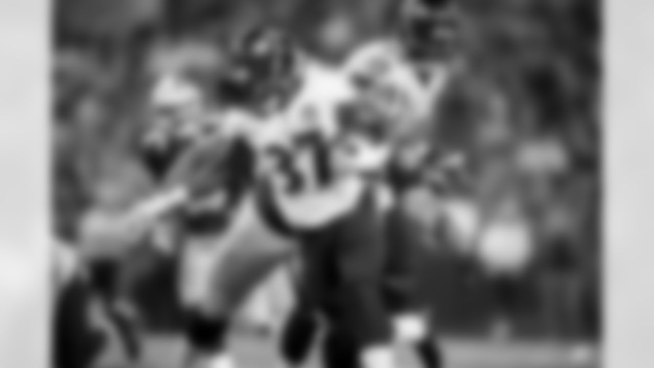 RB Javorius Allen
2015 Draft - Round 4, Pick 125