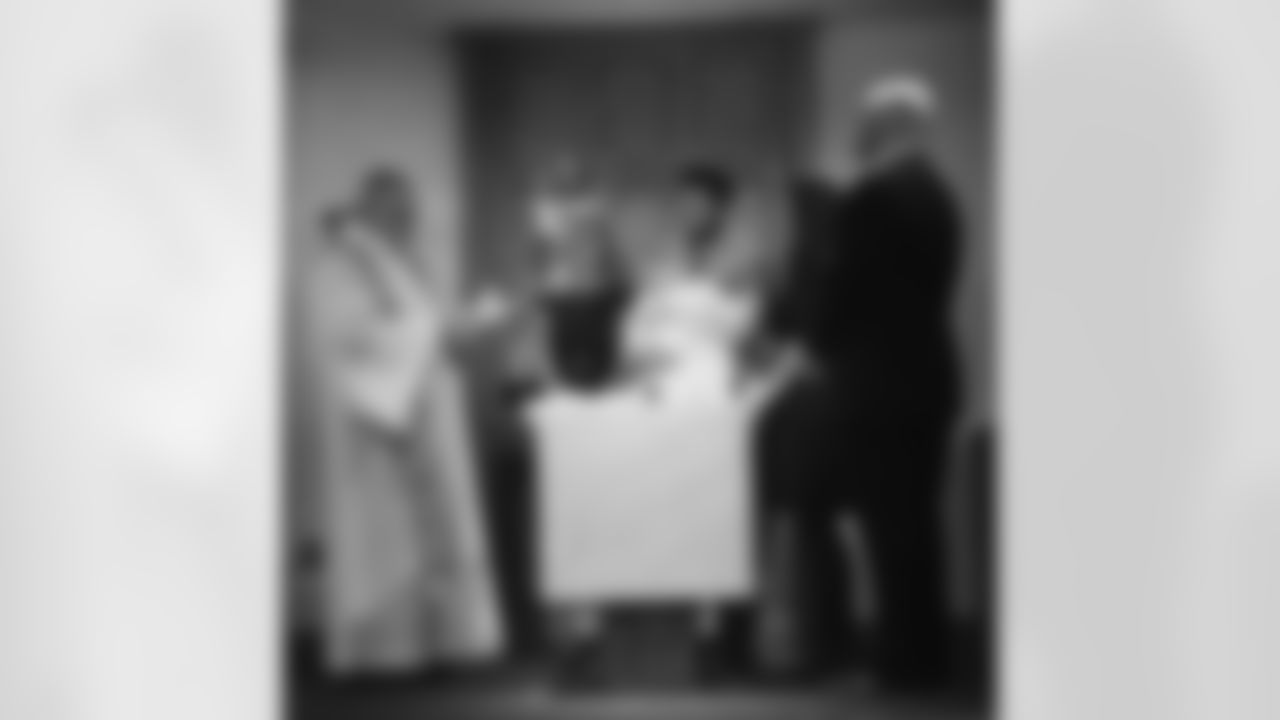 ginograd56[Gino Gradkowski]:Godfather duties