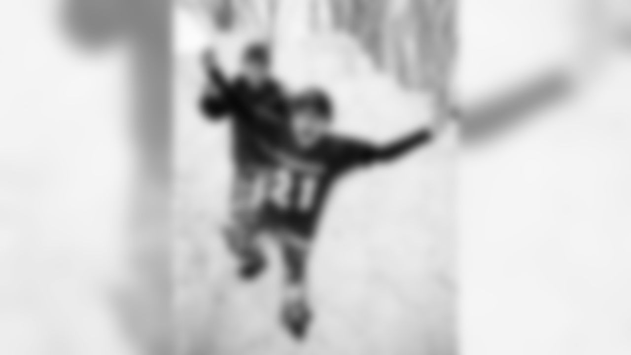 Images from the Ravens' 31-7 win over the visiting Chicago Bears in Week 15. The Ravens took an early lead in the snow-delayed game and never looked back as quarterback Joe Flacco threw four touchdowns and the defense didn't allow a Chicago score.