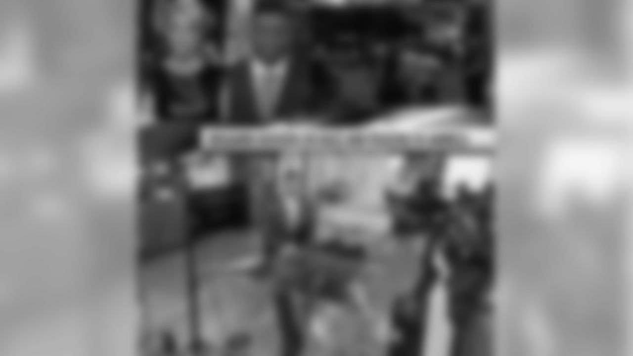 benjaminswatson [Benjamin Watson]: Always a pleasure joining the #KellyFile- injured home edition lol