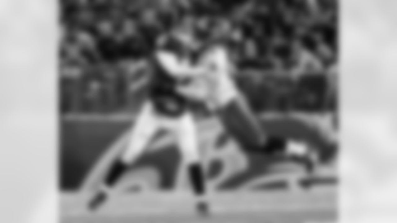 Images from the Ravens' 17-10 home win over the Tampa Bay Buccaneers on Sunday, Nov. 28, 2010. The Ravens moved to 8-3 on the season.