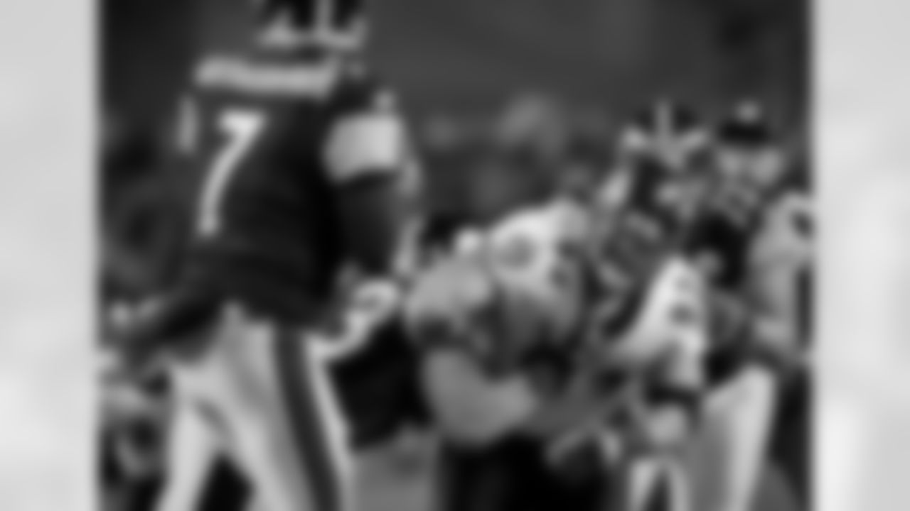 Images from the Ravens' 31-24 loss to the Pittsburgh Steelers in the divisional playoffs on Saturday, Jan. 15, 2011. Baltimore built a 14-point halftime lead but turned the ball over three times in the third quarter to fall in the playoffs for the third s