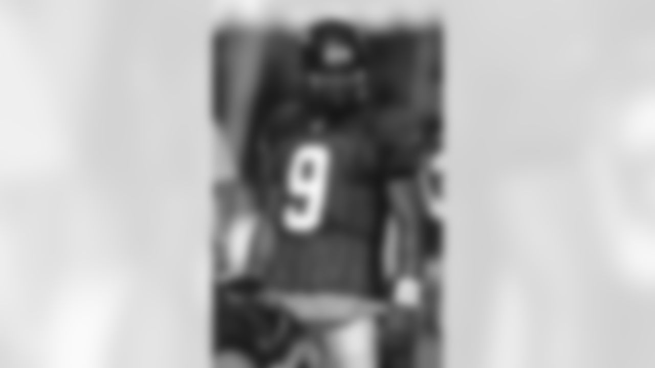 Steve McNair 2006 Training Camp action