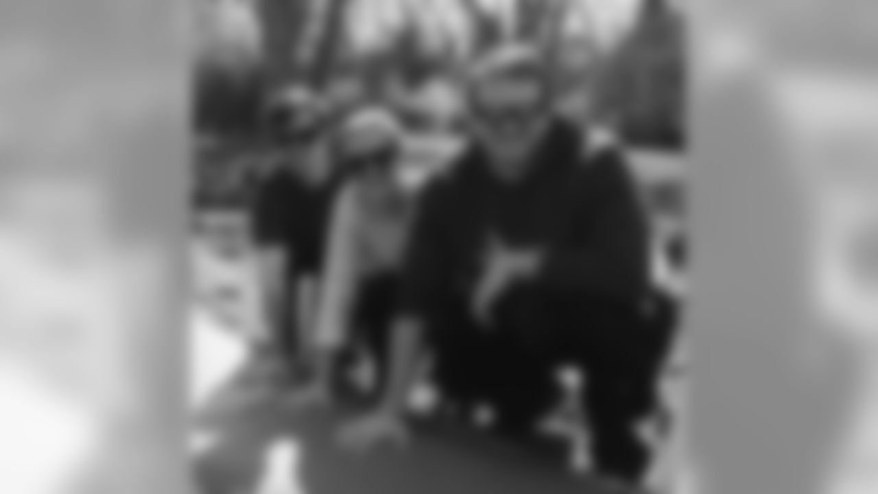 cmorgancox [Morgan Cox]: In honor of today [National Sibling Day]