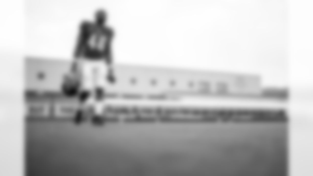 OLB Justin Houston