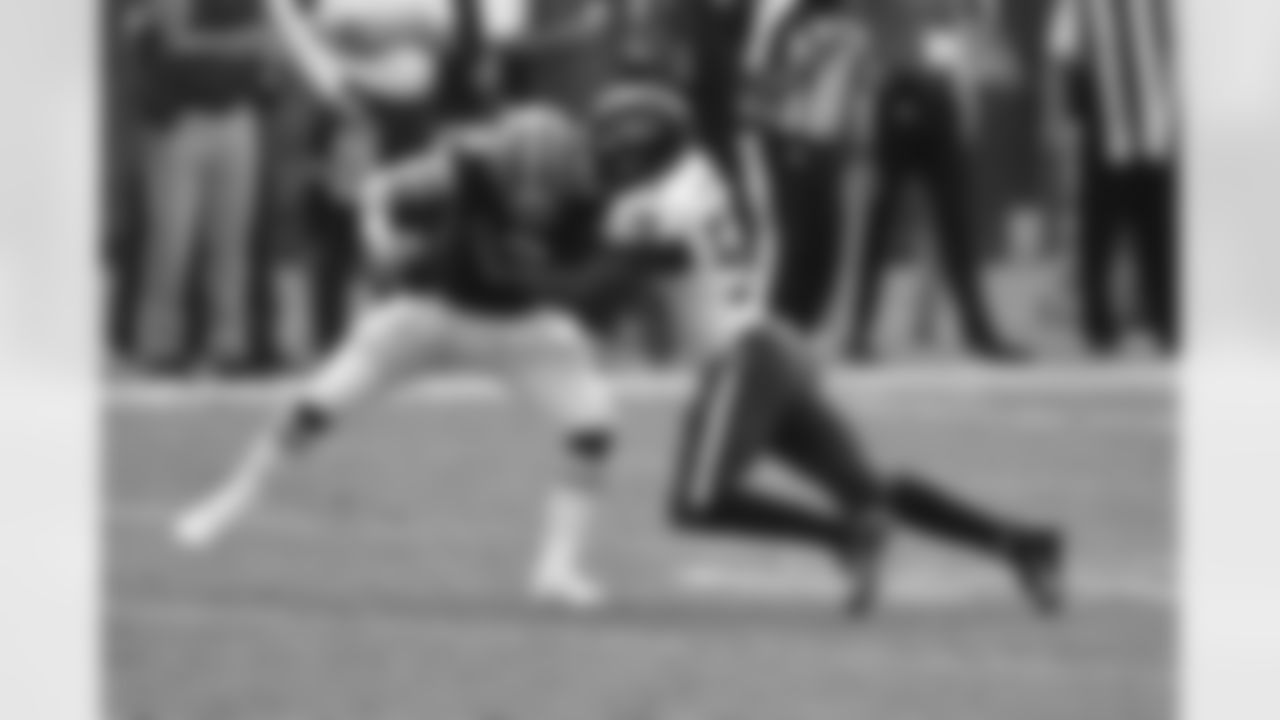 OLB Tyus Bowser
